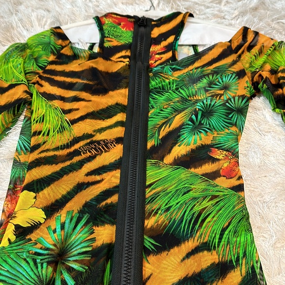 Versace Jeans Couture Tropical-Print Bodycon Dress - Picture 9 of 10
